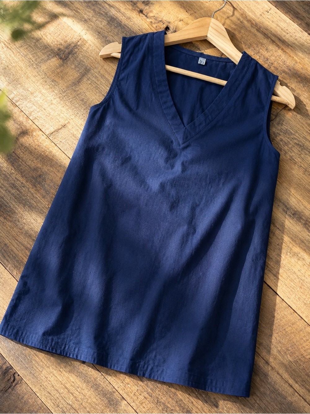 gant • Navy Cotton V-Neck Shell Top • Large • NWOT